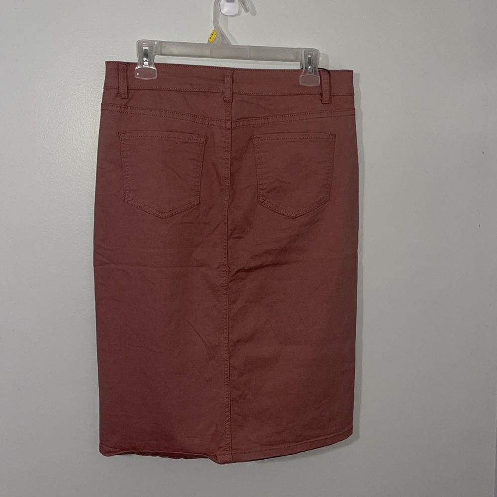 Mauve Jean skirt - Picture 2 of 3
